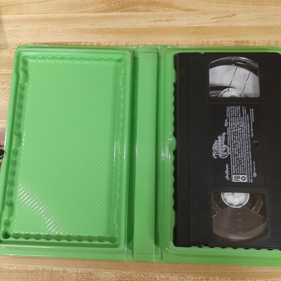 The Dark Crystal 1982 VHS Jim Henson Video Muppets Green Clamshell Fantasy Scifi - Picture 5 of 7